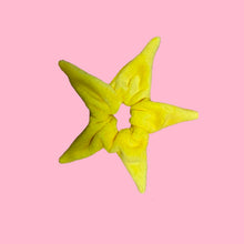 Load image into Gallery viewer, Star scrunchies a
